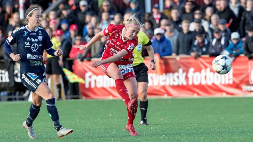 Julia Karlernäs har intresse på sig från andra svenska klubbar. (Arkivbild)