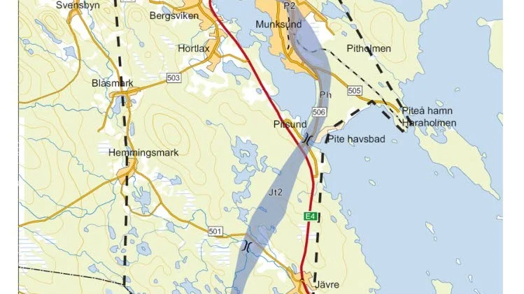 Den blåtonade slingan visar Norrbotniabanans korridor genom Piteå kommun. När järnvägen byggs blir givetvis korridoren avsevärt smalare, men så här kommer det sannolikt att se ut i några år till.