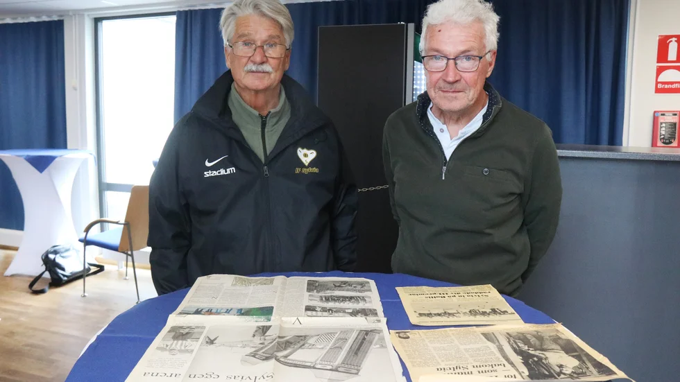 Karsten Lindblom och Stefan Hellberg är med och fixar inför Sylvias 100-årsfirande på lördag, efter A-lagets hemmamatch mot Umeå.