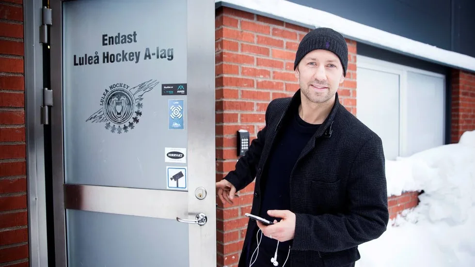 Per Ledin har blivit ett hett namn på hockeymarknaden. Tisdag kväll tränar han med Piteå - men fler klubbar har visat intresse.