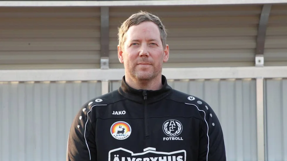 Johan "Knoe" Jonsson har tagit över rollen som huvudtränare till den här säsongen.