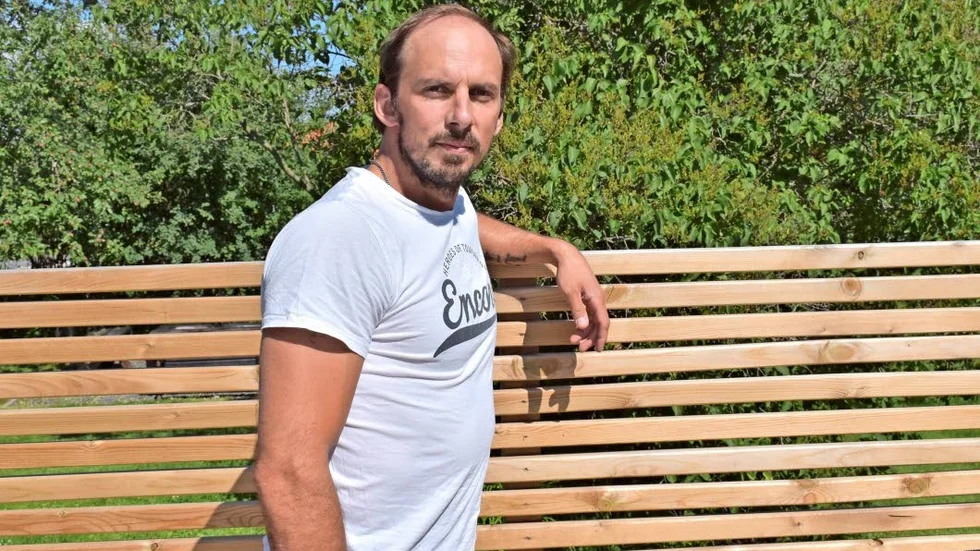 Fredrik Lindgren fick inte fortsätta i Skellefteå – men han öppnar upp dörren för spel i annan klubb.