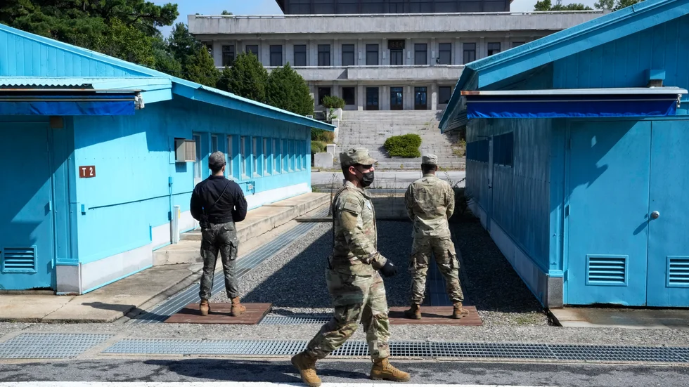 Sydkoreanska och amerikanska soldater vid den nordkoreanska gränsen har höjt beredskapen efter tisdagens robottest.