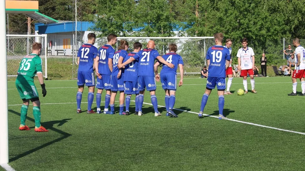 Holmsund skapade tryck mot SAIK-mlet i slutminuterna men muren och målvakten Johan Nyström höll undan.