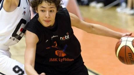 En riktig urladdning i sista perioden ledde NBBF:s pojkar 96 fram till en säker seger mot danska Amager i Stadium Basketball Cup i påskhelgen.  Foto: Niclas Sandberg