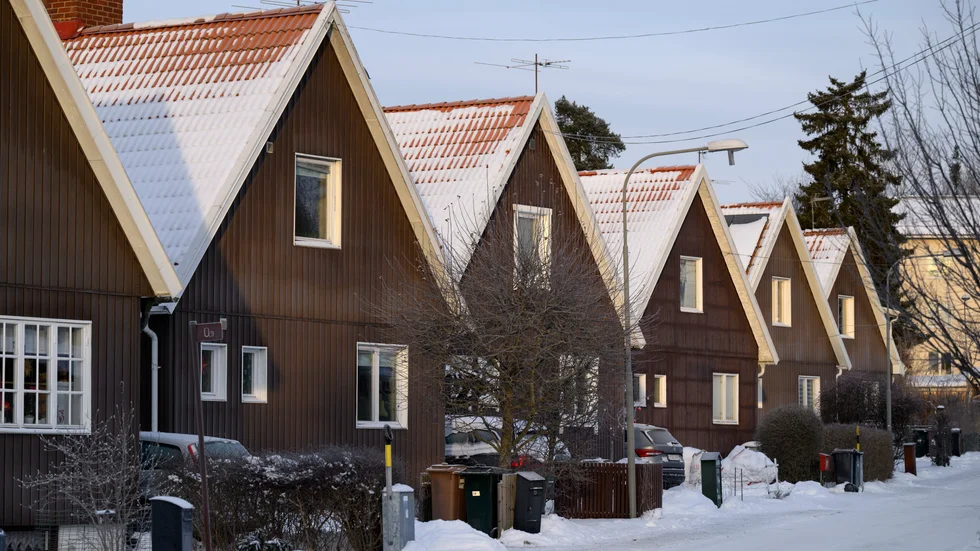 Bostadspriserna har fortsatt neråt, men nu tror många på en vändning.