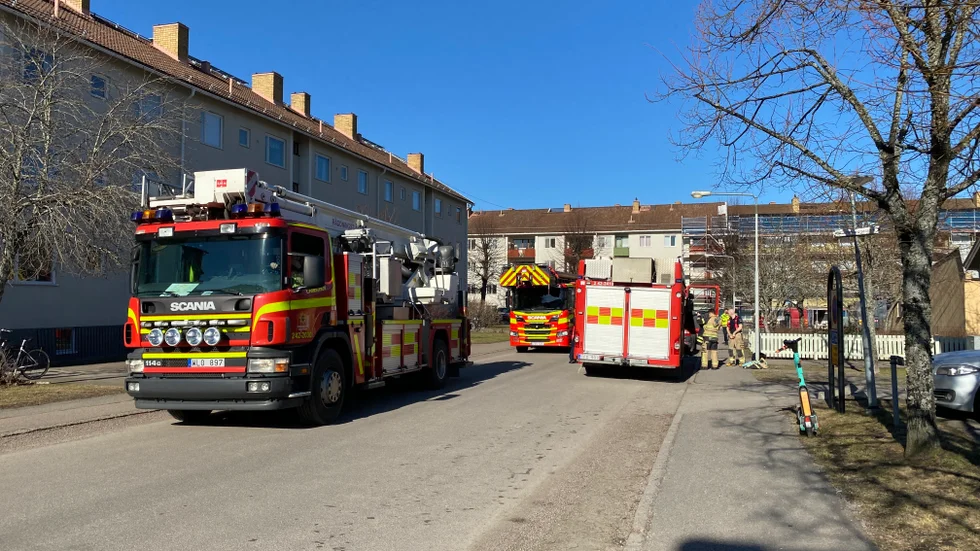 Räddningstjänsten ryckte ut med flera fordon, men någon insats blev aldrig nödvändig.