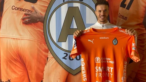 Louka Masset är klar för AFC Eskilstuna.