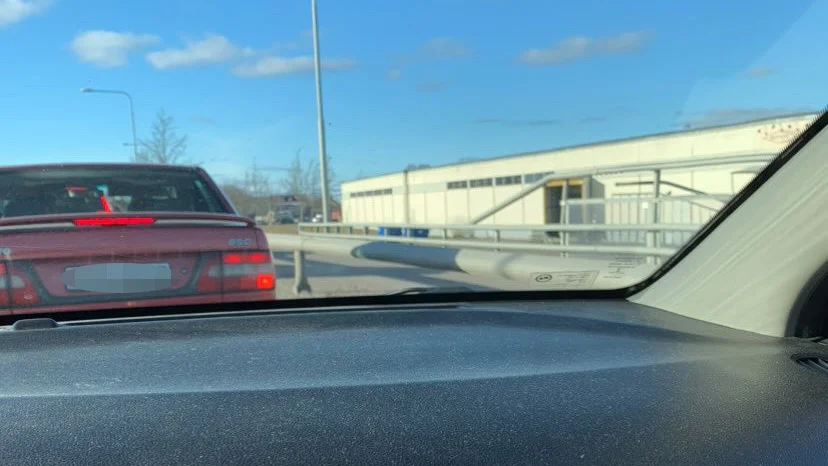 Kö vid bommarna igen. 