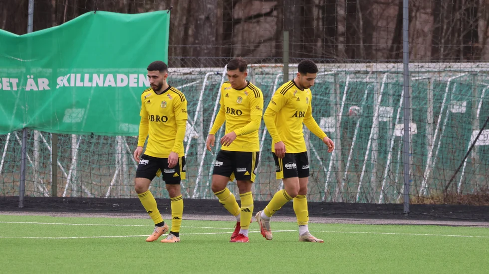 Vimmerby avslutade med seger hemma mot Borens med 3-0. Både Ahmed Tarabeih och Selatin Shaljani, till vänster i bild, gjorde mål. 