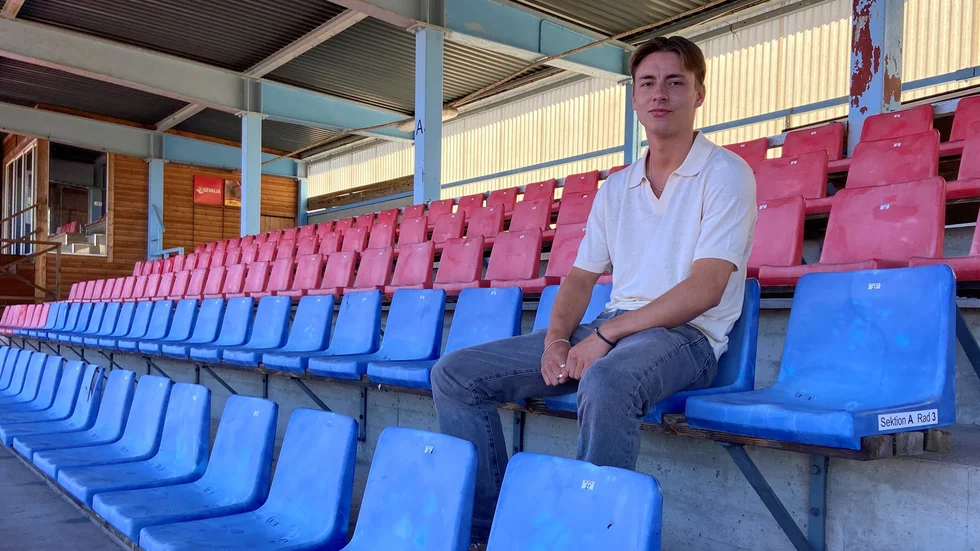 För fyra månader sedan trodde Rasmus Holmberg att han skulle spela hela säsongen med Nyköpings BIS. I stället väntar åtminstone ett spännande collegeår i USA.