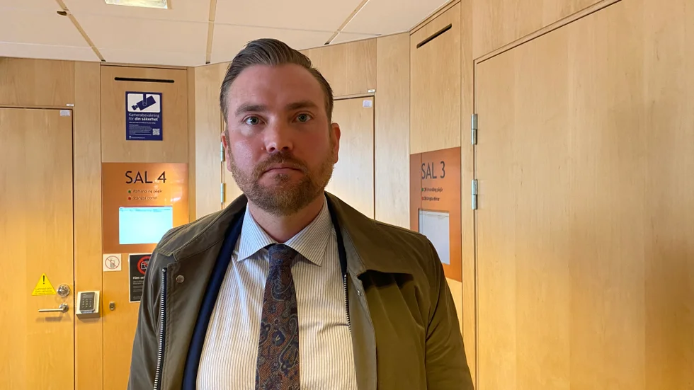 Advokat Jonathan Cantillana, som företräder den mordmisstänkte mannen, anser att det finns stora brister i polisutredningen kring Vingåkersmordet.