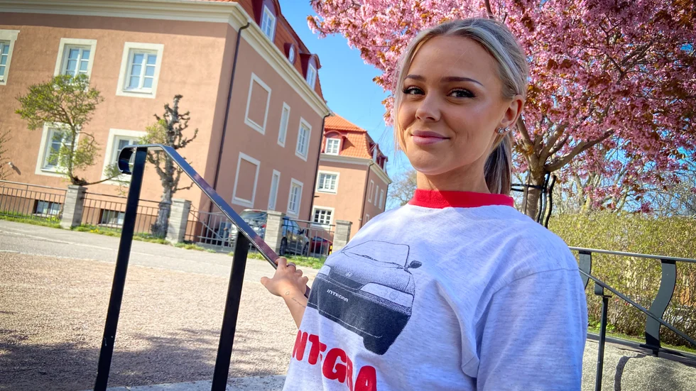 Som 18-åring blev hon bränd av musikindustrin. Men My Malmström har inte slutat drömma och nu laddar hon för att släppa nytt eget material.