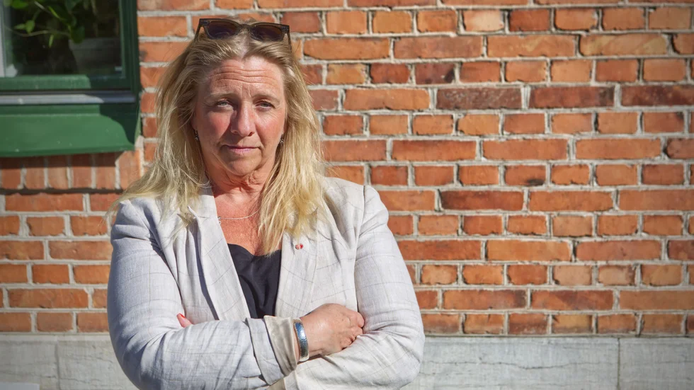 Regionstyrelsens ordförande Meit Fohlin (S) verkar inte tycka att framtiden är så ljus att solglasögonen behövs