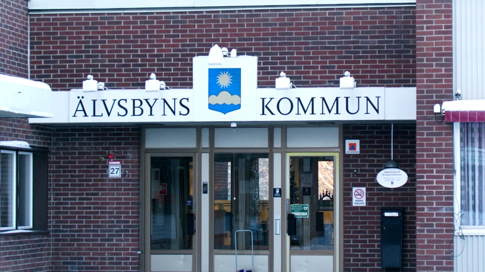 "Det har gjorts många fel i LVU-härvan men nu är det dags att masa sig upp ur sandlådan. Ni skämmer ut både er själva och hela vår fina kommun. Det räcker nu!" skriver insändarskribenten. (Arkivbild)