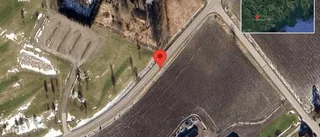 Större trafikolycka på väg 608 - ett körfält blockerat