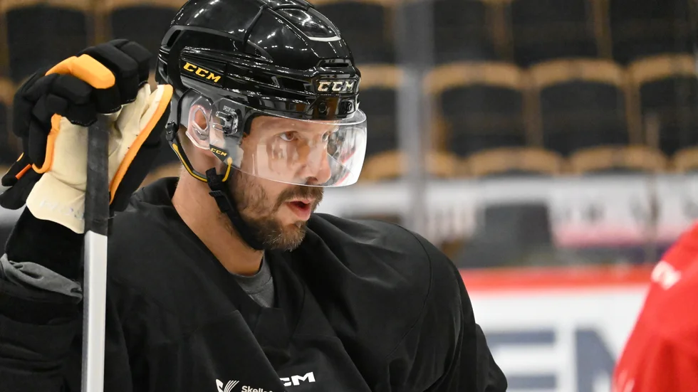 Marcus Eriksson har reflekterat kring första tiden i SHL. Han kämpar på och jagar mer speltid.