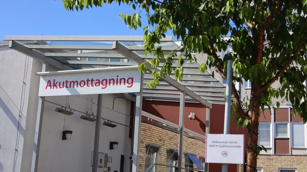 Otydligheten kring fastighetsinvesteringar är inget nytt. Vi kan inte acceptera att projekten år efter år står och stampar, skriver den borgerliga oppositionen i regionen.