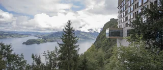 Toppmöte i Schweiz ska hitta vägen till fred