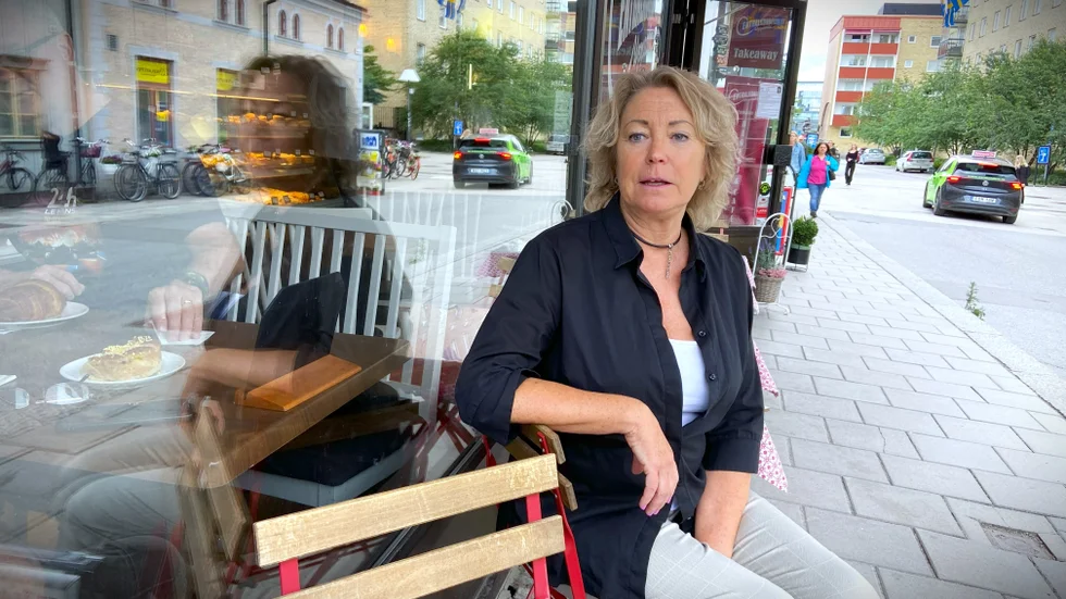 "Jag önskar att kommunen gjorde det enklare för folk att ta sig in till oss i city och enklare för oss handlare att komma ut med våra leveranser", säger Elisabet Östlund på Centralbageriet.