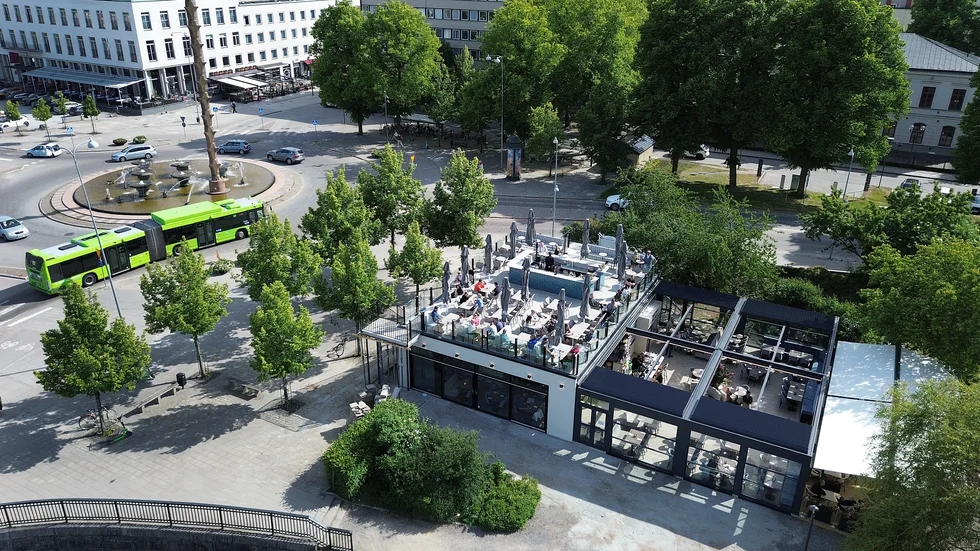 På fredagseftermiddagen öppnade nybyggda restaurang Takterrassen.