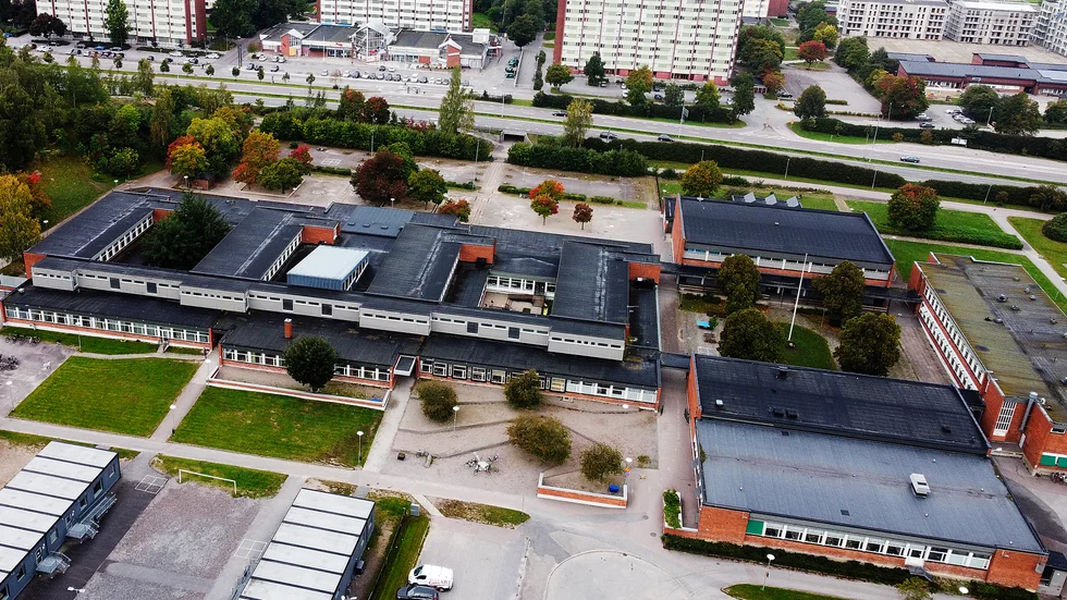 87 anställda på Årbyskolan i Eskilstuna skriver gemensamt om den föreslagna nedläggningen av skolans högstadium.