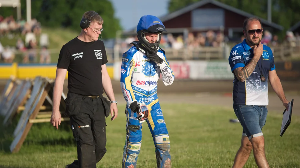 Mathias Thörnblom har kört ett av sina bästa heat någonsin nere i Västervik. Då ställdes han mot Fredrik Lindgren och Peter Ljung.  Efter hant vänt till i den första kurvan i Västervik hittade han rejält med fart och lyckades med att passera Fredrik Lindgren på insidan. 