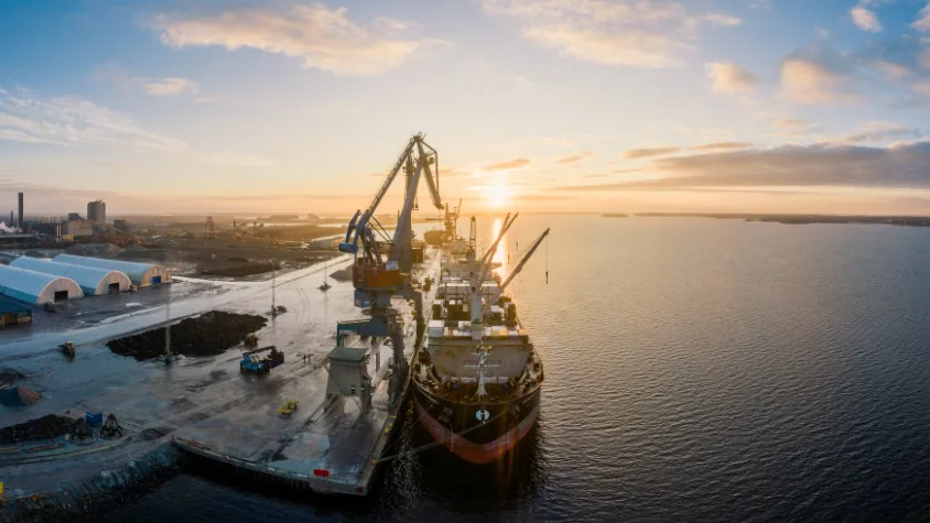 Luleå hamn avbryter upphandlingen om driften av hamnen.