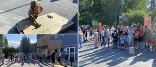 Många på plats för att protestera mot neddragningarna i skolan