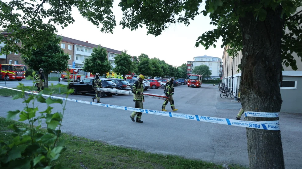 En brand bröt ut i Sala backe under onsdagsmorgonen. Polisen har spärrat av ett område.
