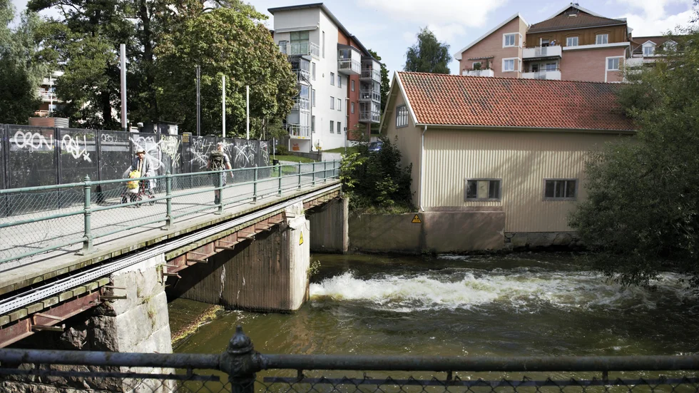 Högre vattenflöden ger lägre elpriser. Storhusfallets kraftverk i Nyköpingsån producerar enligt Nyköpings kommun normalt omkring 2,7 GWh per år. Ytterligare kraftverk i Harg och Fors ger drygt 6 GWh.