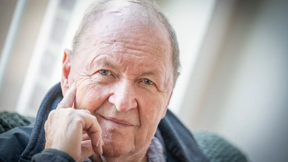 Roy Andersson, filmregissör och manusförfattare, har fyllt 80 år och får sitt liv summerat i en biografi som gavs ut tidigare i år.
