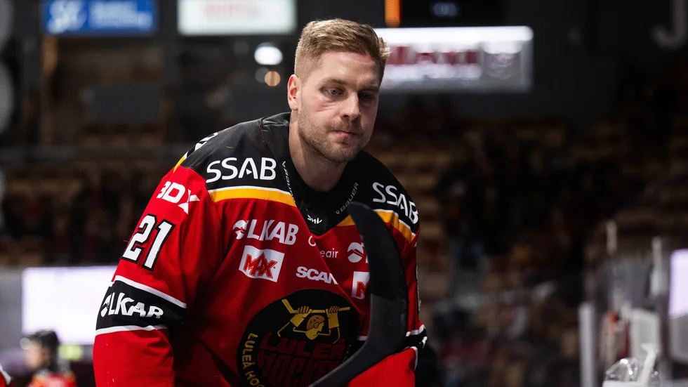 Juhani Tyrväinen vill inte prata om vad som händer med honom nästa säsong.
