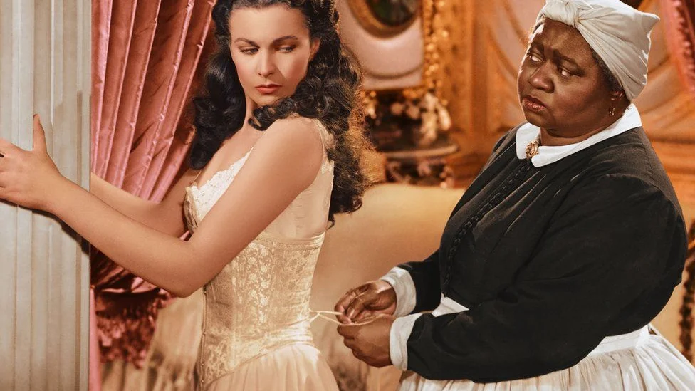 Vivien Leigh som Scarlett O'Hara och Hattie McDaniel som "Mammy" i "Borta med vinden" från 1939. Arkivbild.
