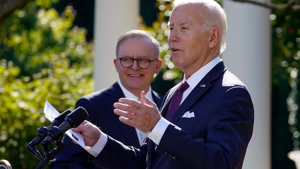 President Joe Biden och Australiens premiärminister Anthony Albanese på ett pressmöte i Vita huset.