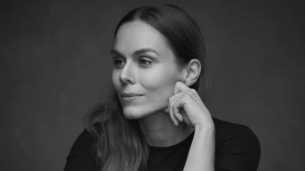 Ulrika Nettelblad har vunnit förstapris i Solveig von Schoultz-tävlingen med novellen "Tåget".