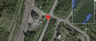 Trafikolycka på E10 – bil i diket