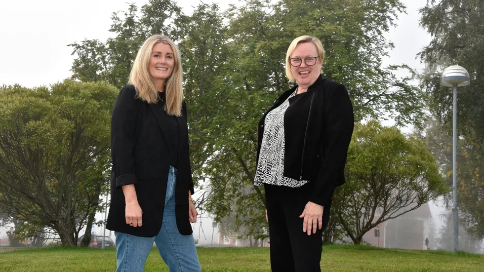 Maria Johansson och Birgitta Larsson gläds över att allt fler väljer att bo och driva företag i byarna i Kalix kommun.