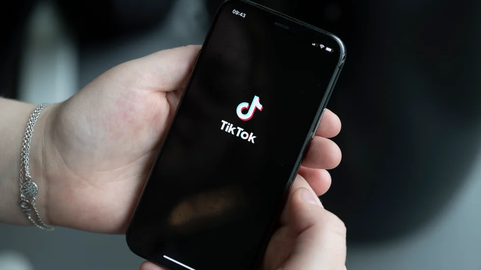Appen Tiktok har pekats ut som en säkerhetsrisk av region Västerbotten. Därför kommer den raderas från regionens tjänstetelefoner och surfplattor.