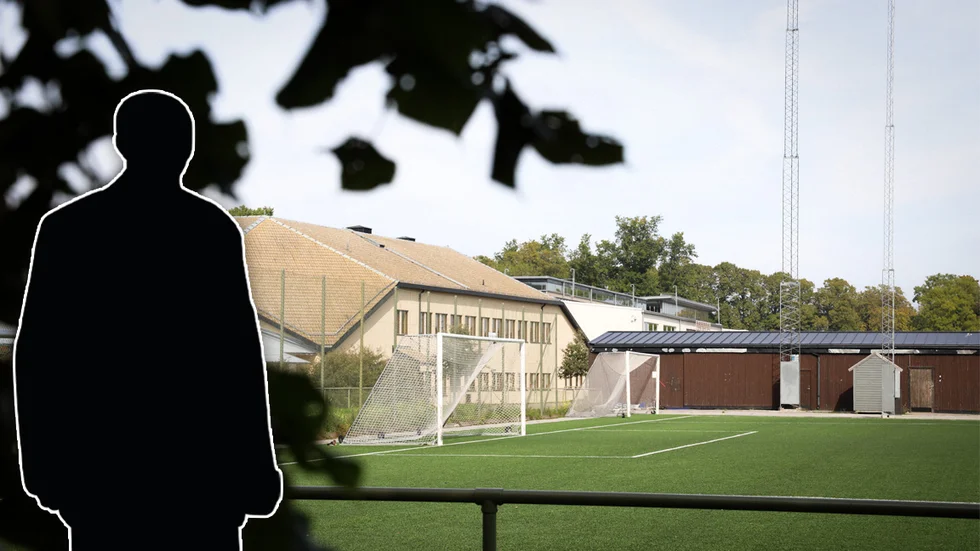 Mannen ska ha ofredat unga personer flera gånger vid fotbollsplanen.