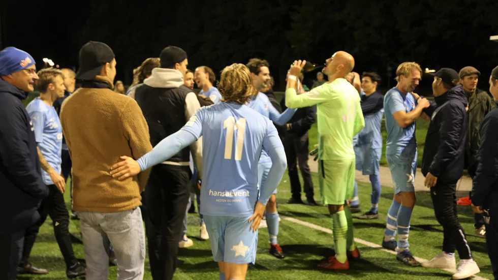 IFK Visby vann årets upplaga av division 4 och säkrade därmed spel i division 3. Nu jobbar klubben intensivt med att få klart med en ny tränare.