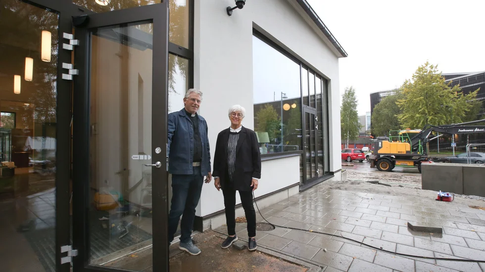 Första helgen i oktober invigs församlingsgården Kyrkcenter. Då finns bland andra kyrkoherde Richard Asplund och Inger Rönnqvist, ordförande i EFS Piteå, på plats för att klippa band och ta emot besökare.