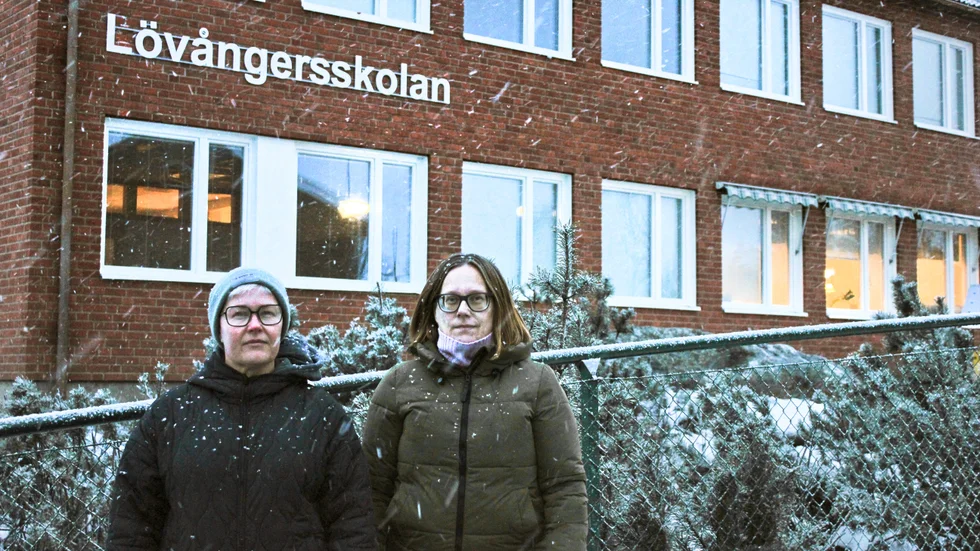Föräldrarna är besvikna över att skolan inte har resurser för att hjälpa deras barn.