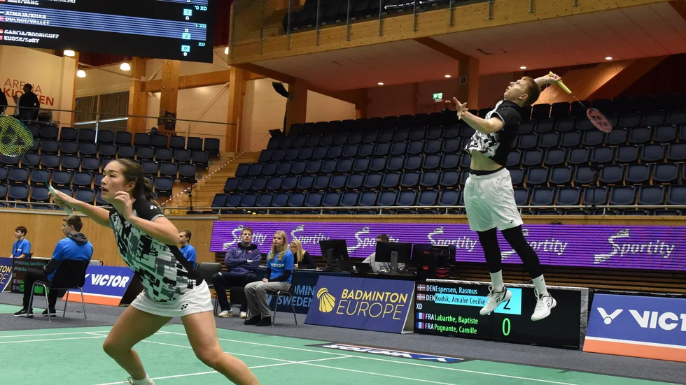 Fyrisfjäderna dansk Rasmus Espersen som tog sig till final i mixeddubbeln i Swedish Open med landsmaninnan Amelie Kudsk.