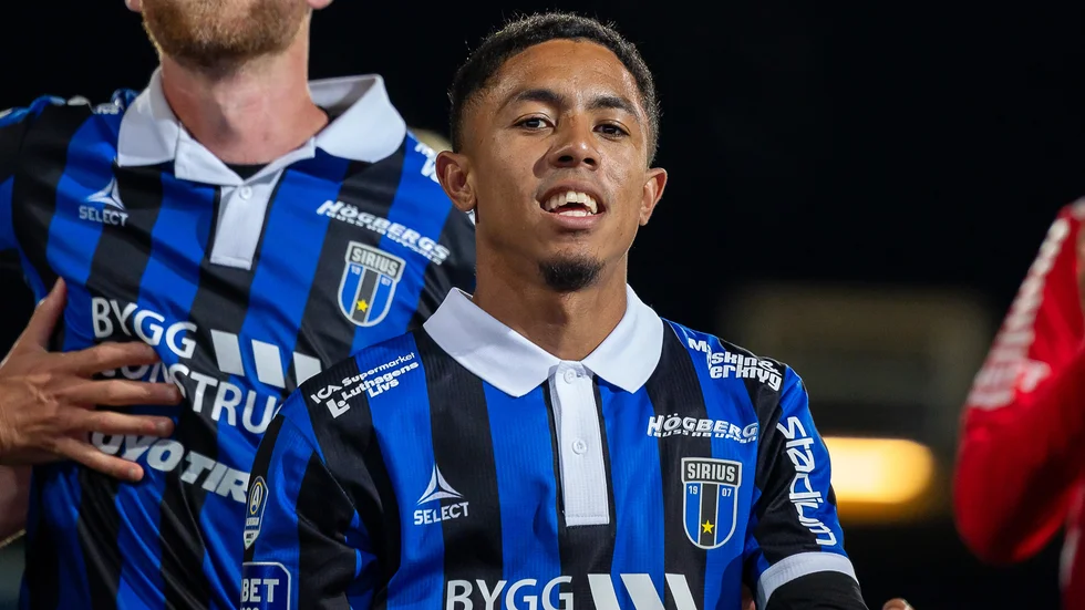 Tashreeq Matthews lämnar Sirius. 