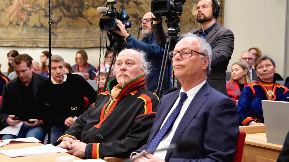 Matti Blind Berg, numera ordförande i Samernas riksförbund, tycker att det är bra att fler samebyar sätter press på staten. "Politikerna är inte mogna uppgiften", säger han och syftar på att renmarkskommittén tycks ha kört fast.