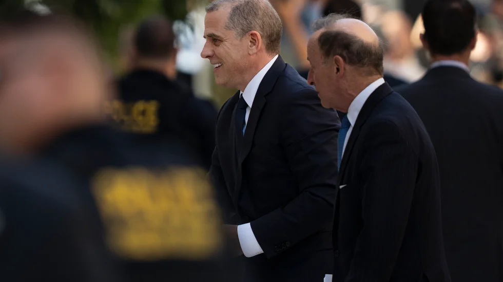 Hunter Biden, 53, son till USA:s president Joe Biden, anländer till domstolen i Delaware.