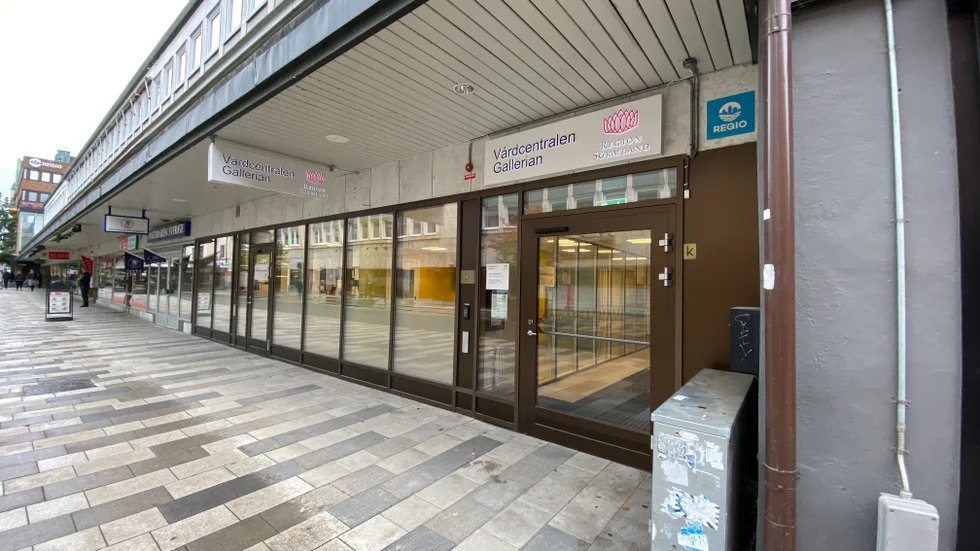 Vårdcentralen Gallerian ska vara ute ur lokalerna senast 1 februari 2023. Men än finns det ingen tilltänkt hyresgäst att ta över.