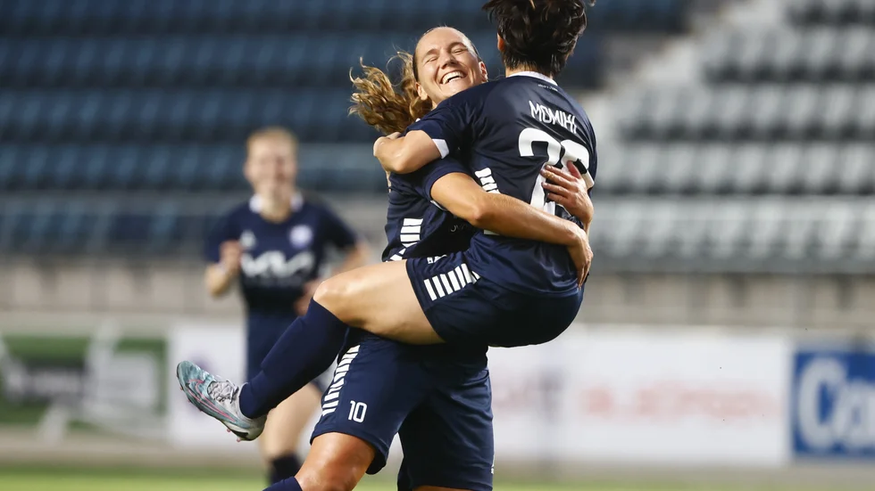 Linköping ger sig inte i kampen om SM-guldet i fotboll. Med tre omgångar kvar är laget två poäng bakom serieledaren Häcken. Arkivbild.