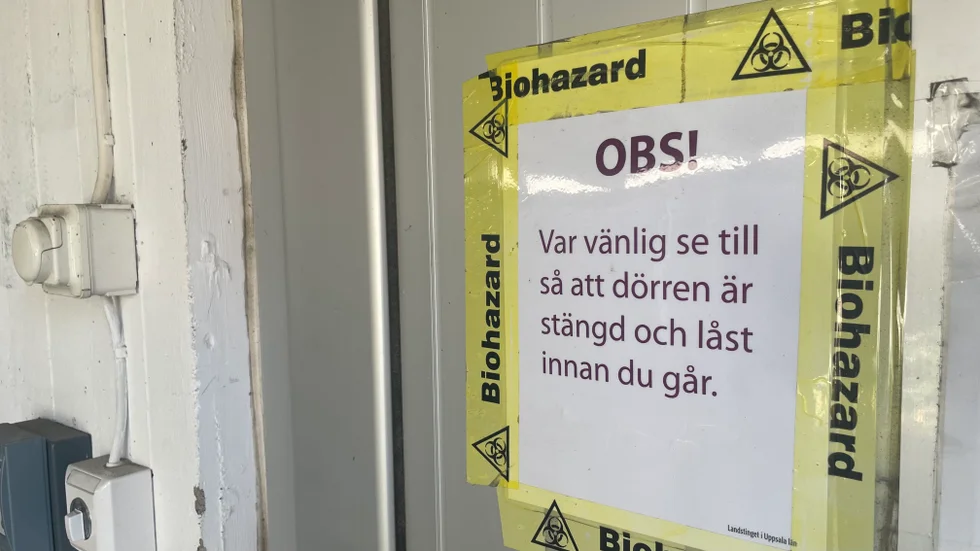 Bårhuset på Lasarettet i Enköping har stängt på grund av att lokalerna angripits av mögel.